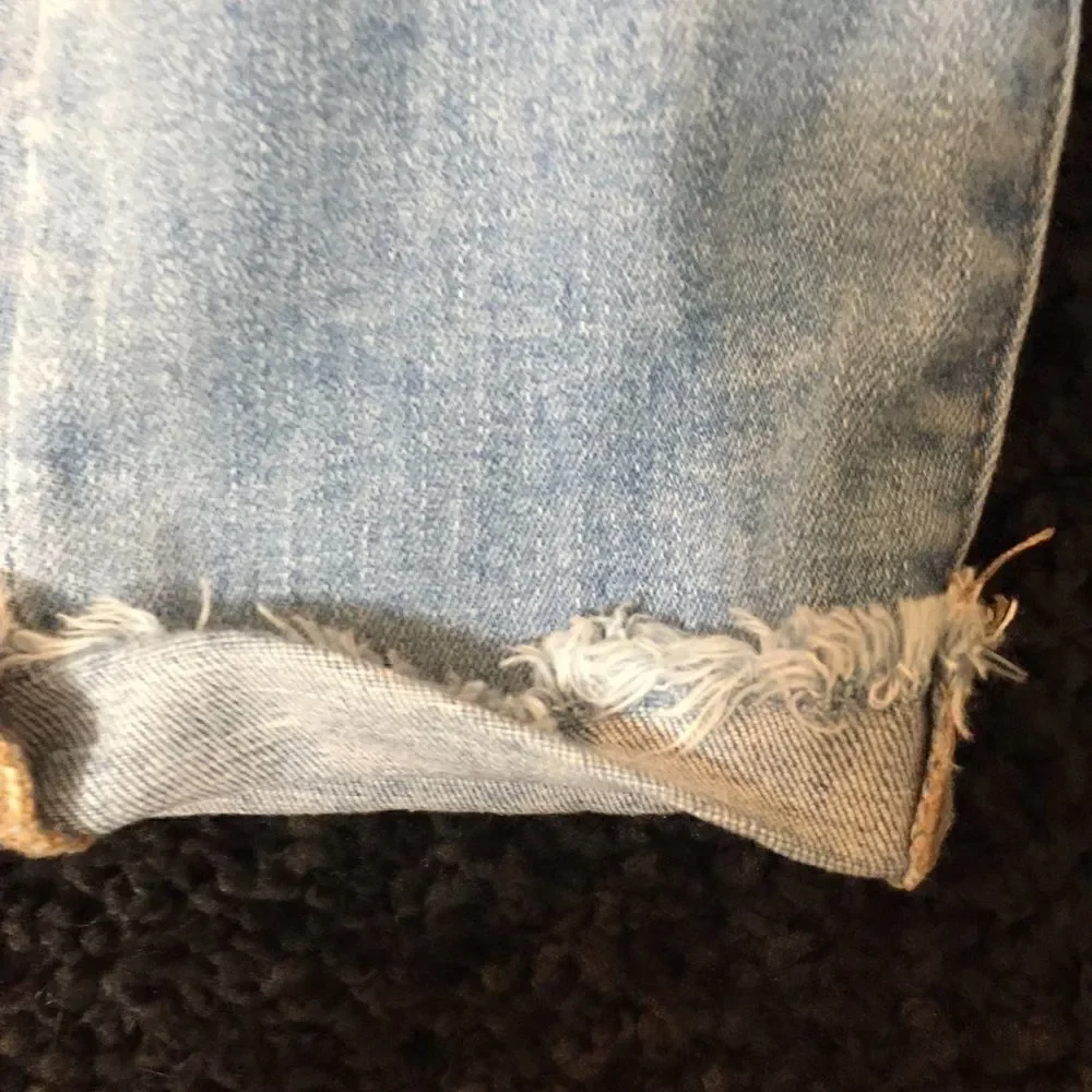 American Eagle 🦅 distressed above ankle skinny‎